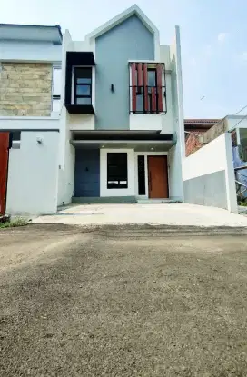 Dijual rumah Baru mewah murah 2 lantai  di Kodau