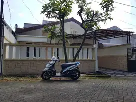 Kris kencana 2 lantai surat shm + siap huni surabaya barat