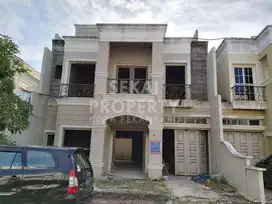 Dijual Rumah 2 Lt. Sudirman City Square, Pekanbaru