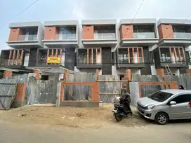DIJUAL TOWNHOUSE SIAP HUNI DEMPO PALEMBANG