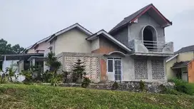 dijual rumah hook konsep villa diarea perbukitan citra indah city