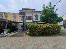 Rumah Bangunan Mandiri, Hoek, Timur Laut, di Perum Premier Park 2