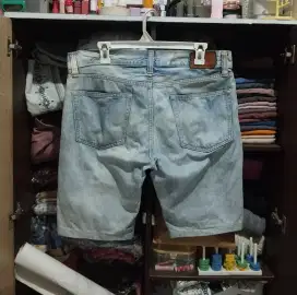 Celana pendek jeans uniqlo S002
