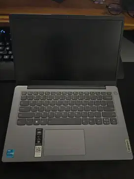 Laptop Lenovo Ideapad Slim 3 i3 1215u 8/512gb