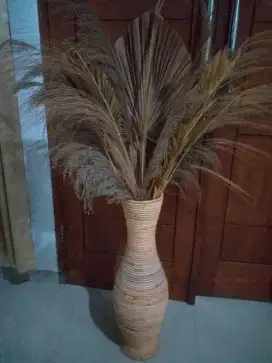 Pajangan ruang tamu pot rotan satu set