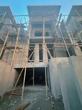 RUMAH DI JUAL DIMAKASSAR JLN PETTARANI DEKAT GRAPARI