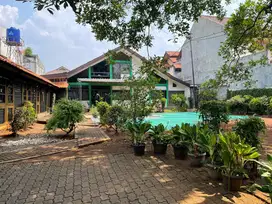 Di Jual Rumah 2 Lantai Halaman Luas di Mampang Prapatan, Jaksel