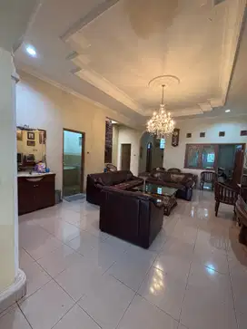 Rumah mewah mainroad sayap sukajadi