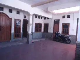 Rumah dua lantai di Jalan Raya Pondok Kopi Jakarta Timur
