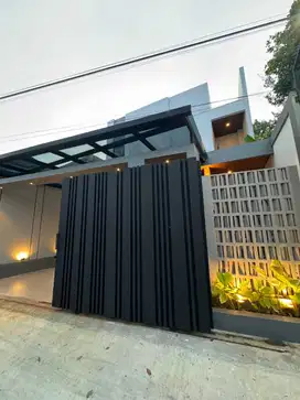 Dijual Rumah Model Industrial Modern  Dekat Kampus UII Terpadu