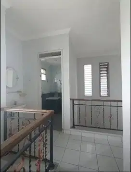 Dijual cepat Rumah kota wisata Cibubur cluster favorit