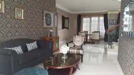 disewakan rumah fully furnish di legenda wisata cibubur