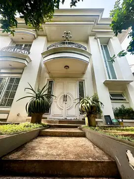 Dijual Rumah Mewah Furnished di Royal Residence, Jakarta Timur