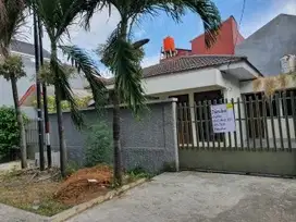 rumah dekat jalur lrt depan puskesmas dekat kawasan