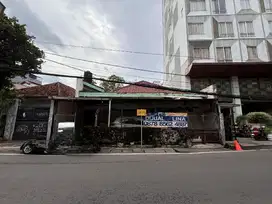 jual rumah belakang hotel di Kebun Kacang