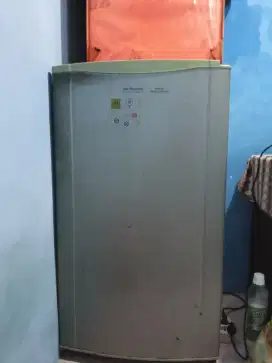 Kulkas bekas jual cepat
