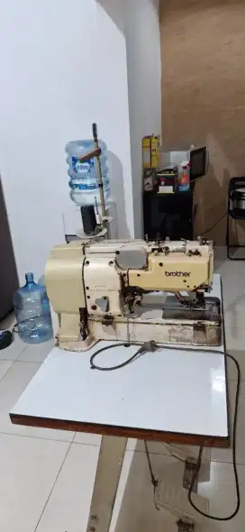 Mesin Lubang & Mesin Kancing