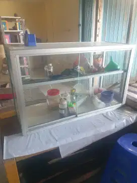 Dijual ETALASE KACA second 100x60x40 cm