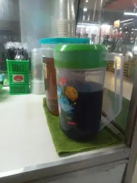 Jaga teh dan sarapan pagi dan di butuhkan juga untuk bantu masak