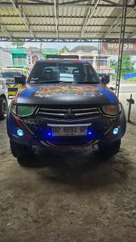 JUAL MOBIL STRADA EXCEED 4×4 2009 BARANG ISTIMEWA