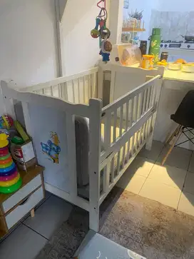 Keranjang Bayi Holly bahan kayu kokoh