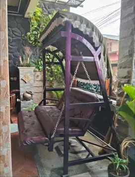 Ayunan teras rumah