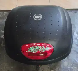 Givi E33 Top box