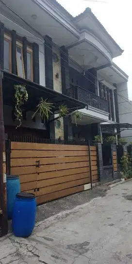 JUAL RUMAH STRATEGIS 3 LANTAI HARGA TERJANGKAU CINUNUK BANDUNG TIMUR