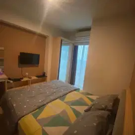 Sewa apartemen harian grand Kamala lagoon bekasi