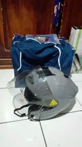 Di jual helm NJS kairoz tidak ada minus barang bagus