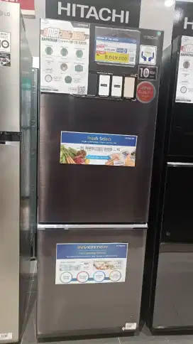 Kulkas 2 pintu , freezer bawah
