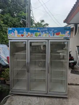 Showcase SANSIO (3pintu)
