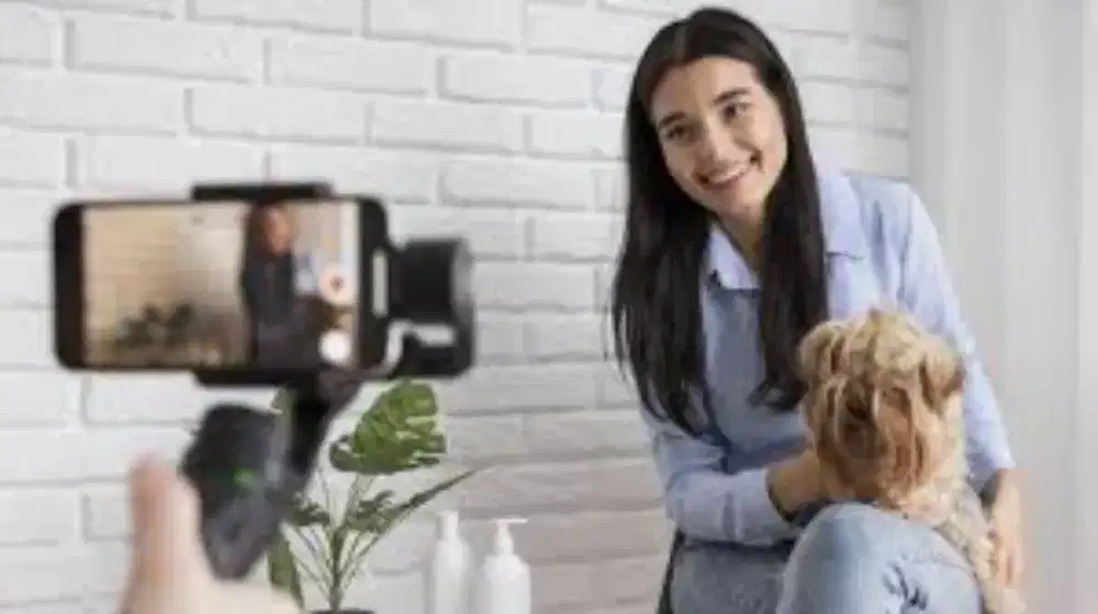 Cari kerjaan freelance host live / konten kreator