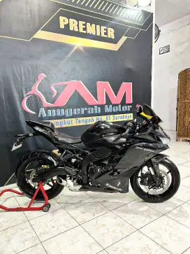 Zx25r 4cilinder km.8rb Black glossy super mewah.Anugerah motor rungkut