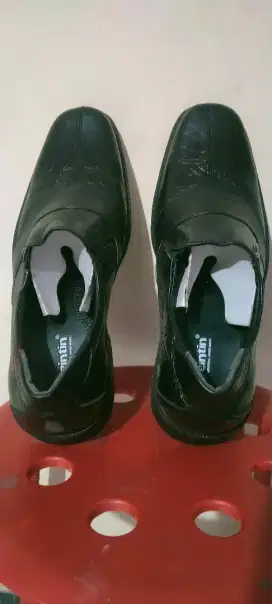 SEPATU MERK ZEINTIN KULIT ASLI