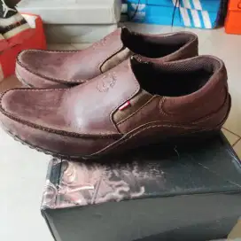 Dijual Sepatu Kickers Full kulit Made in France Size 40 original