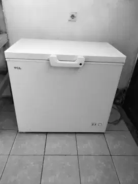 Freezer box merek tcl