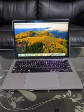 MacBook Pro 2018 Intel Core i5 RAM 8/256GB