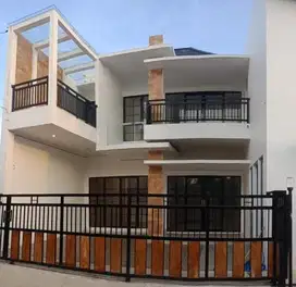 Rumah rapih baru renov, lokasi nempel dengan ICE Bsd