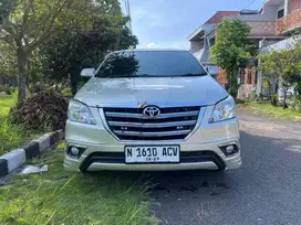 Innova V luxury 2014
