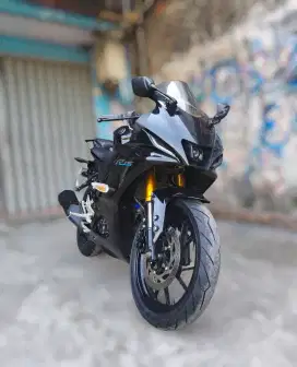 Dp 1.5jt Yamaha R15 V4 Vva (Bi jelek ktp daerah bs kredit yamaha v3