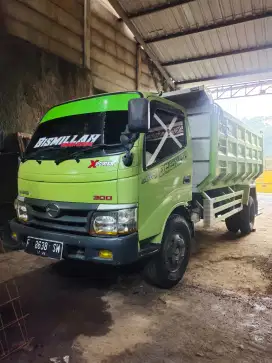 Hino Dutro DT 2019