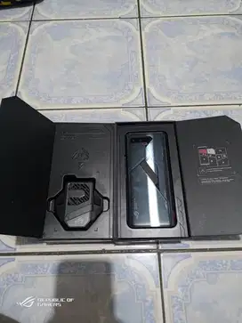 Rog 5s pro 18/512gb