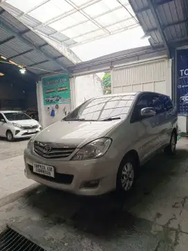INNOVA V 2.4 AT 2007