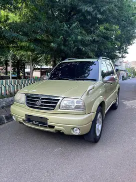 DIJUAL SUZUKI ESCUDO 2.0i M/T 2002
