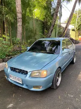 Hyundai verna gls th 2002
