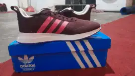 Adidas Run 60s burgundy