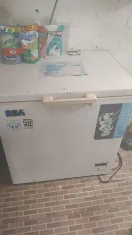 Dijual freezer Box merk GEA