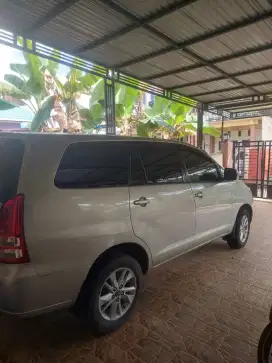 Mobil kijang Innova 2005 tipe G
