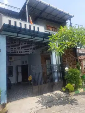 Di jual rumah minimalis tingkat di perum banyuwangi baru